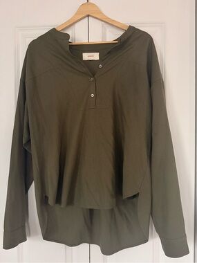 XiRENA Olive Green Long Sleeve Henley Top